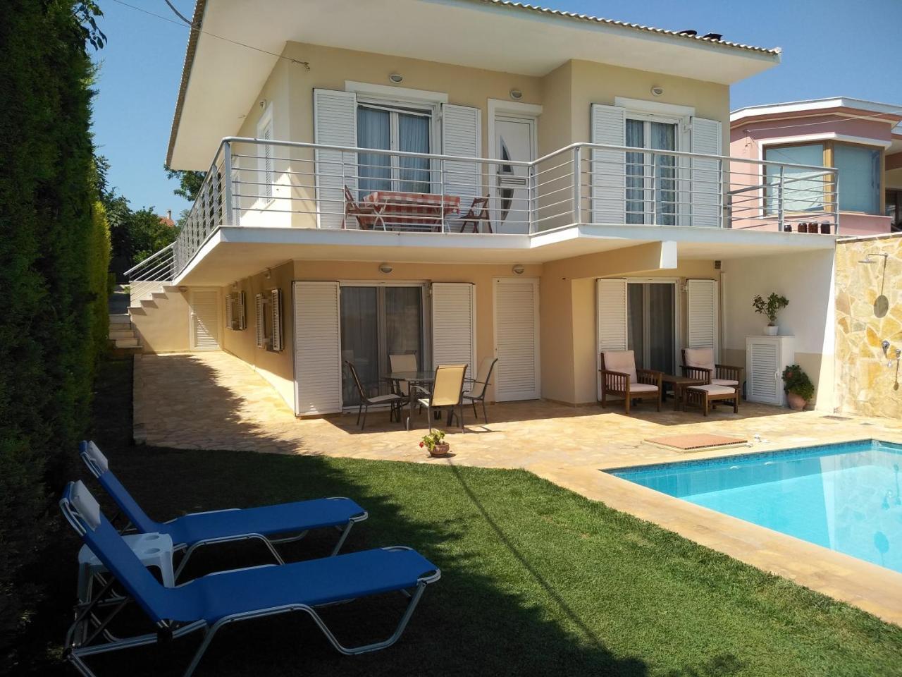 Apartment With Private Pool Кьятон Экстерьер фото