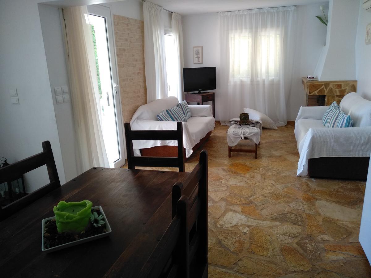 Apartment With Private Pool Кьятон Экстерьер фото
